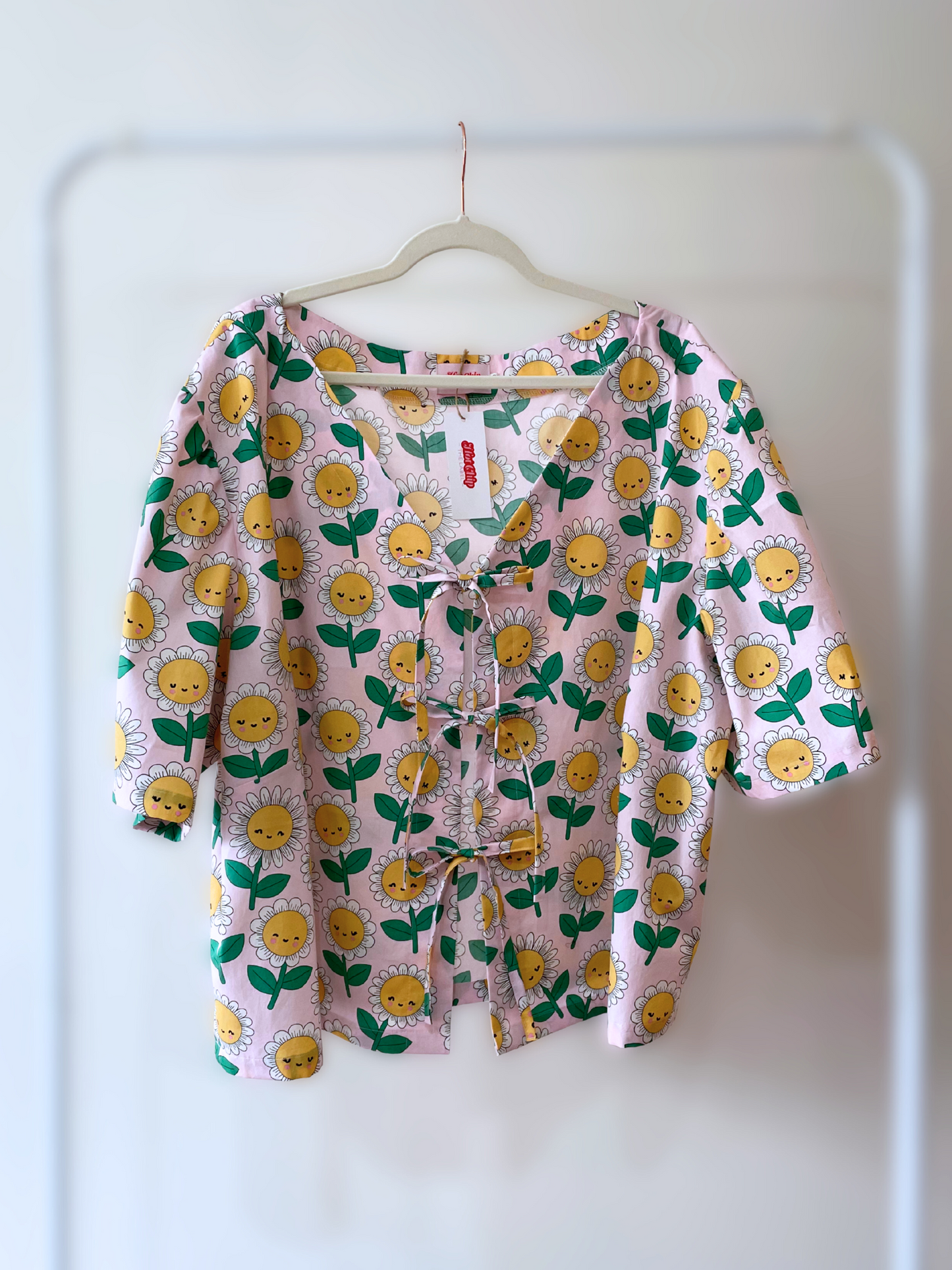 Tie Front Top - Size 30 - Pop Daisies