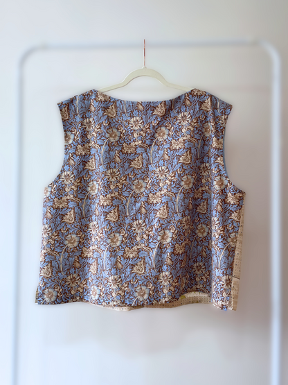 Tie Front Top Sleeveless - Size 26 - I Love Australia