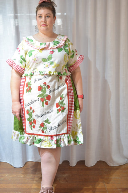 Tea Towel Ruffle Dress - Strawberry Fields Size 18