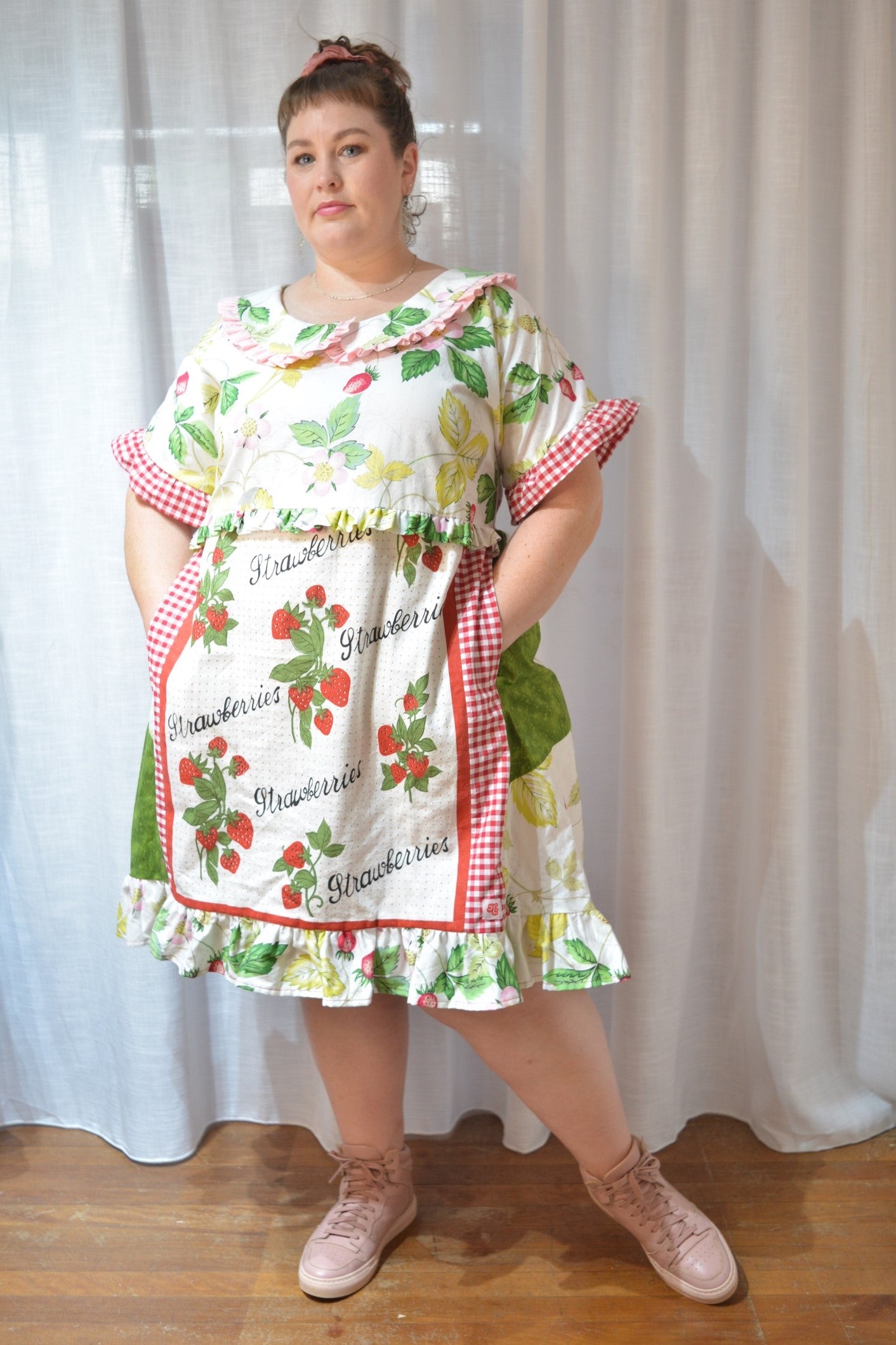 Tea Towel Ruffle Dress - Strawberry Fields Size 18