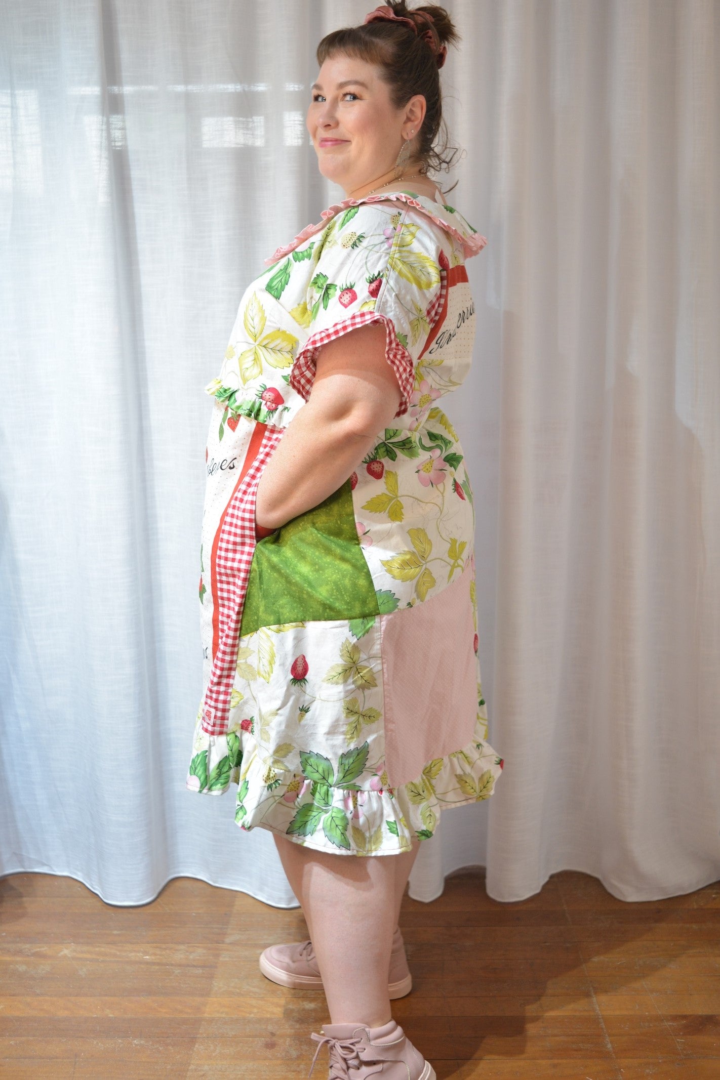 Tea Towel Ruffle Dress - Strawberry Fields Size 18