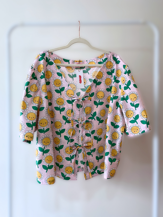 Tie Front Top - Size 30 - Pop Daisies