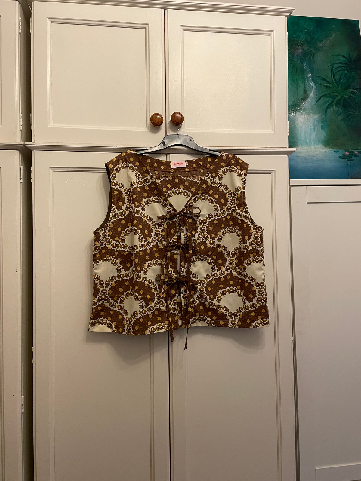 Sleeveless Tie Front Top - Size 24 - Retro Hand-Blocked Floral